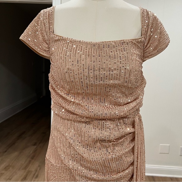 FAERIESTY Embellishment: Rose Gold Sequin Evening Dress - Picture 4 of 16